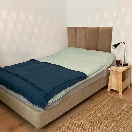 Διαμέρισμα Flat Overlooking The River In The Centre Of