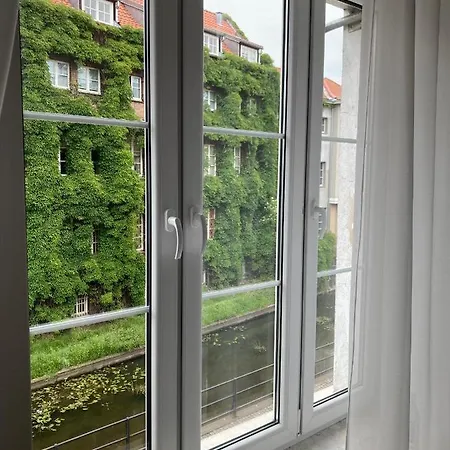 Flat Overlooking The River In The Centre Of Гданьск